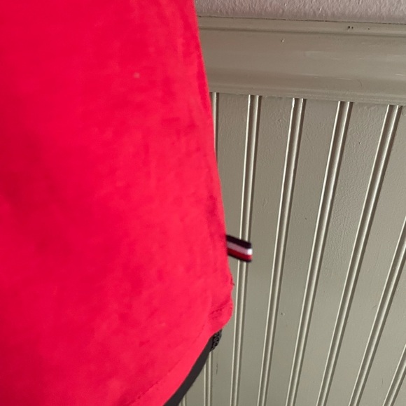 100% Cotton Tommy Hilfiger Red Short Sleeve Tee - Picture 3 of 6